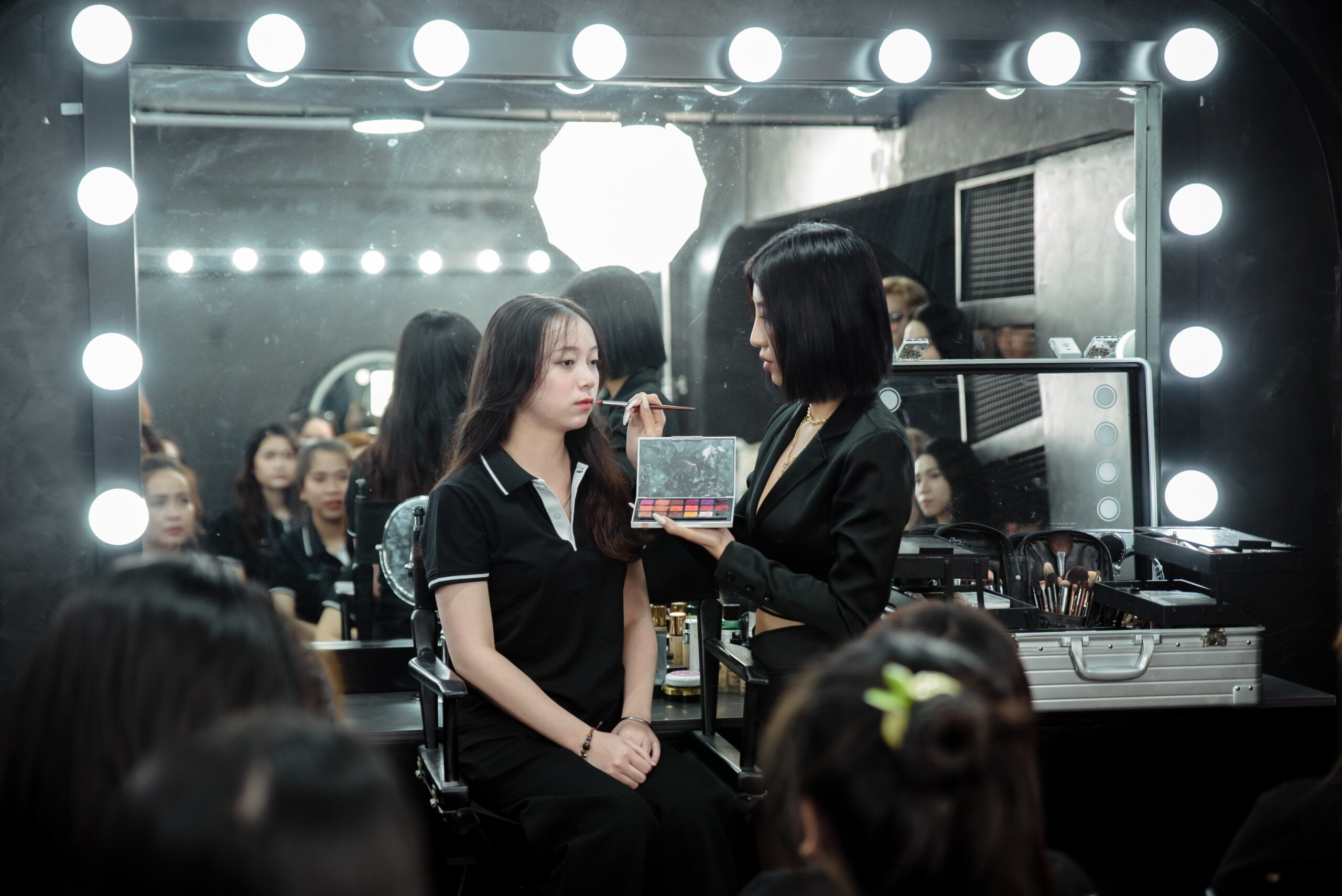 Khóa học makeup chuyên nghiệp của Makeup Artist Vân Miu tại Vanmiu Beauty